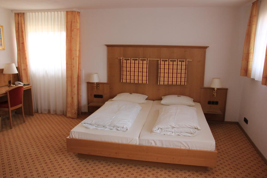 Hotel Am Schloss Darmstaedter Hof Bad Homburg vor der Höhe Szoba fotó